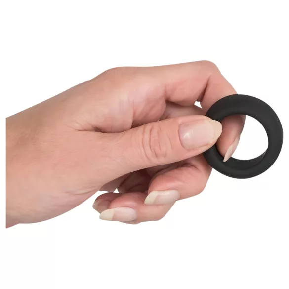 Black Velvets - penio žiedas storomis sienelėmis 2,6 cm - juodas