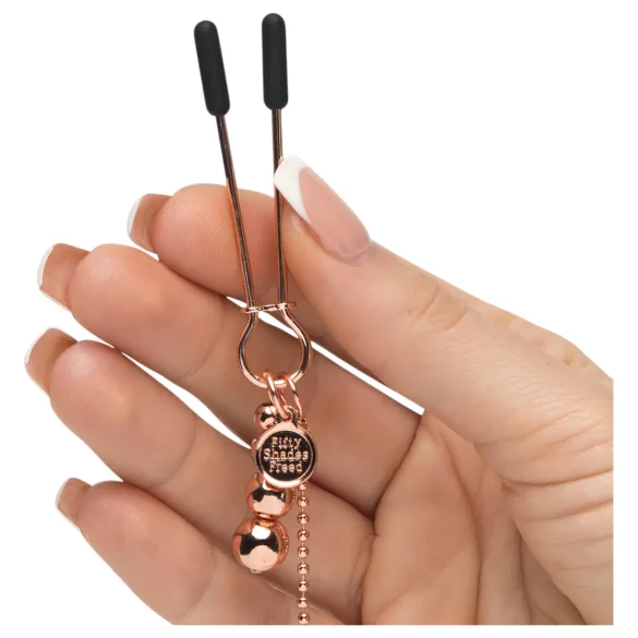 Fifty Shades Freed - spenelių ir klitorio spaustukai - metalas