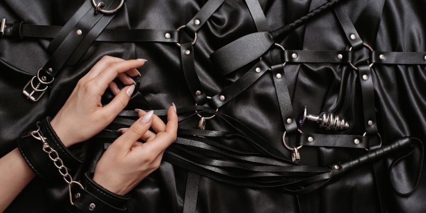 BDSM pradedantiesiems tyrinėjant suvaržymus ir aksesuarus – lovesexshop.lt sekso prekių parduotuvė